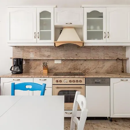 1 Bedroom Gorgeous In *