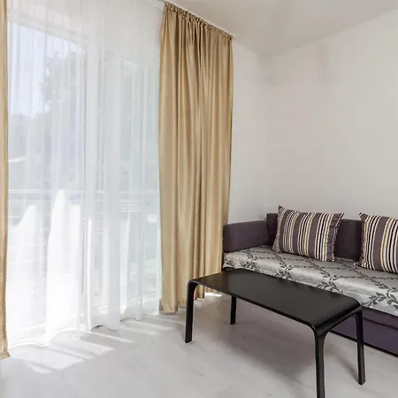Appartement Lovely In *