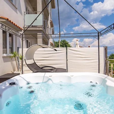 Lejlighed 1 Bedroom Gorgeous In Mošćenička Draga